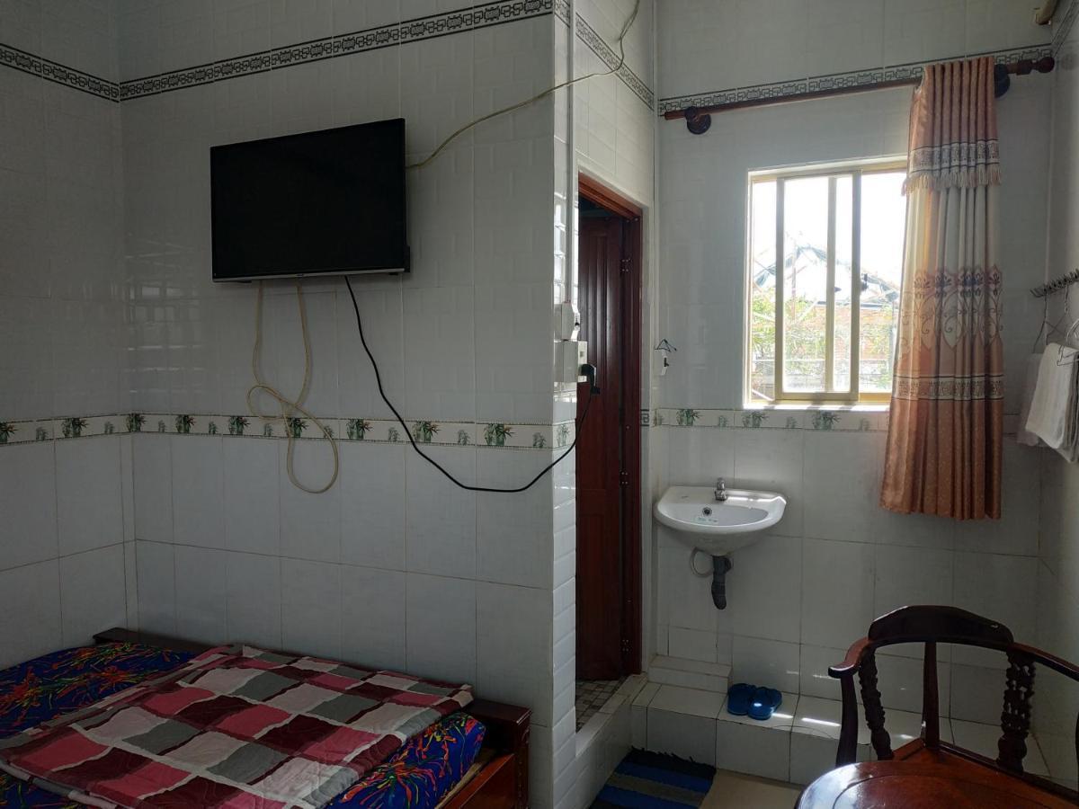 Nha Nghi Xuan Bien Apartment Cao Lanh Exterior photo